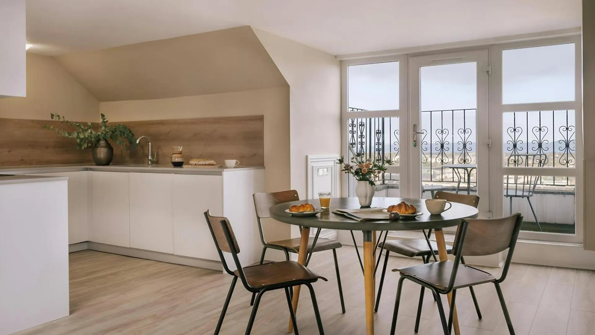 Sonder By Marriott Bonvoy Royal Garden Apartments New Town Edinburgh 4*,  Birleşik Krallık