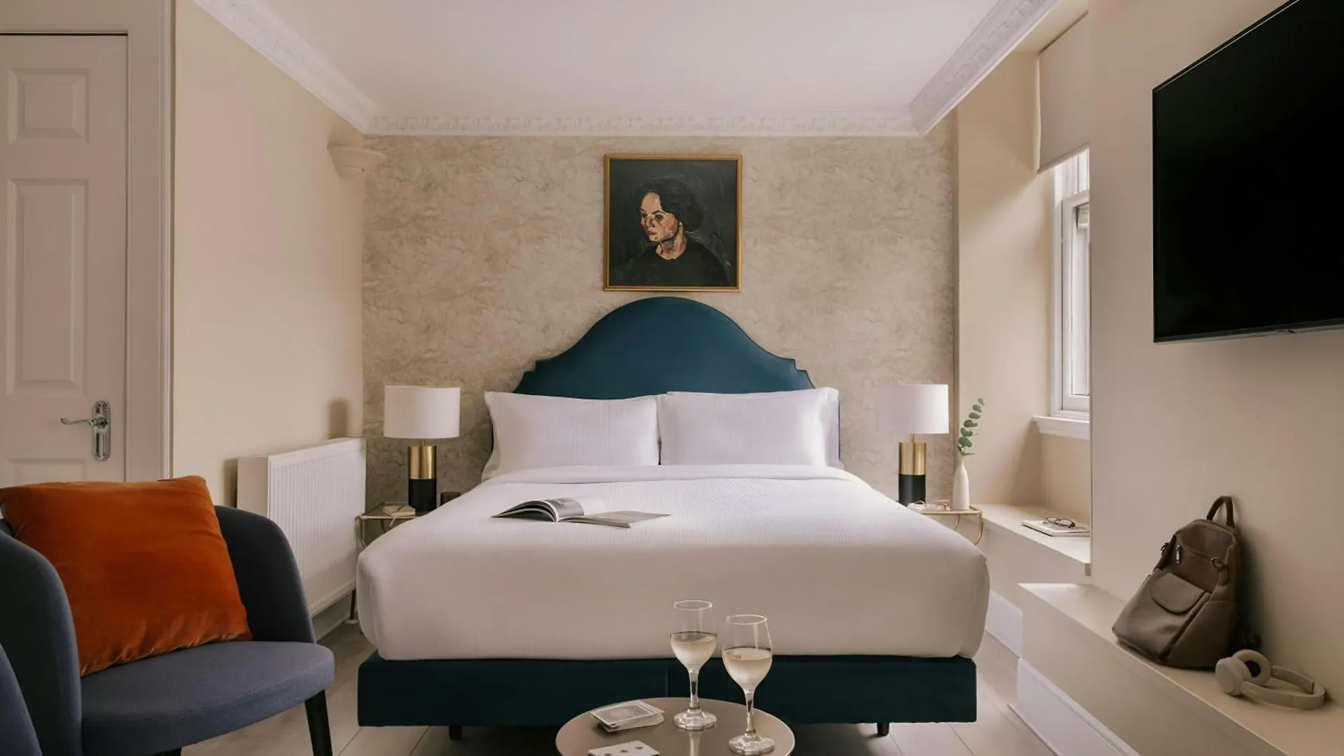 Sonder By Marriott Bonvoy Royal Garden Apartments New Town Edinburgh Apart Otel