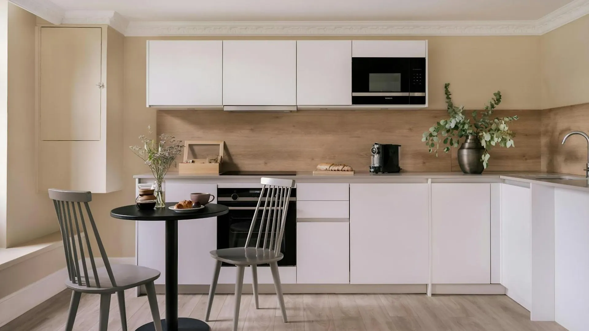 Sonder By Marriott Bonvoy Royal Garden Apartments New Town Edinburgh Apart Otel